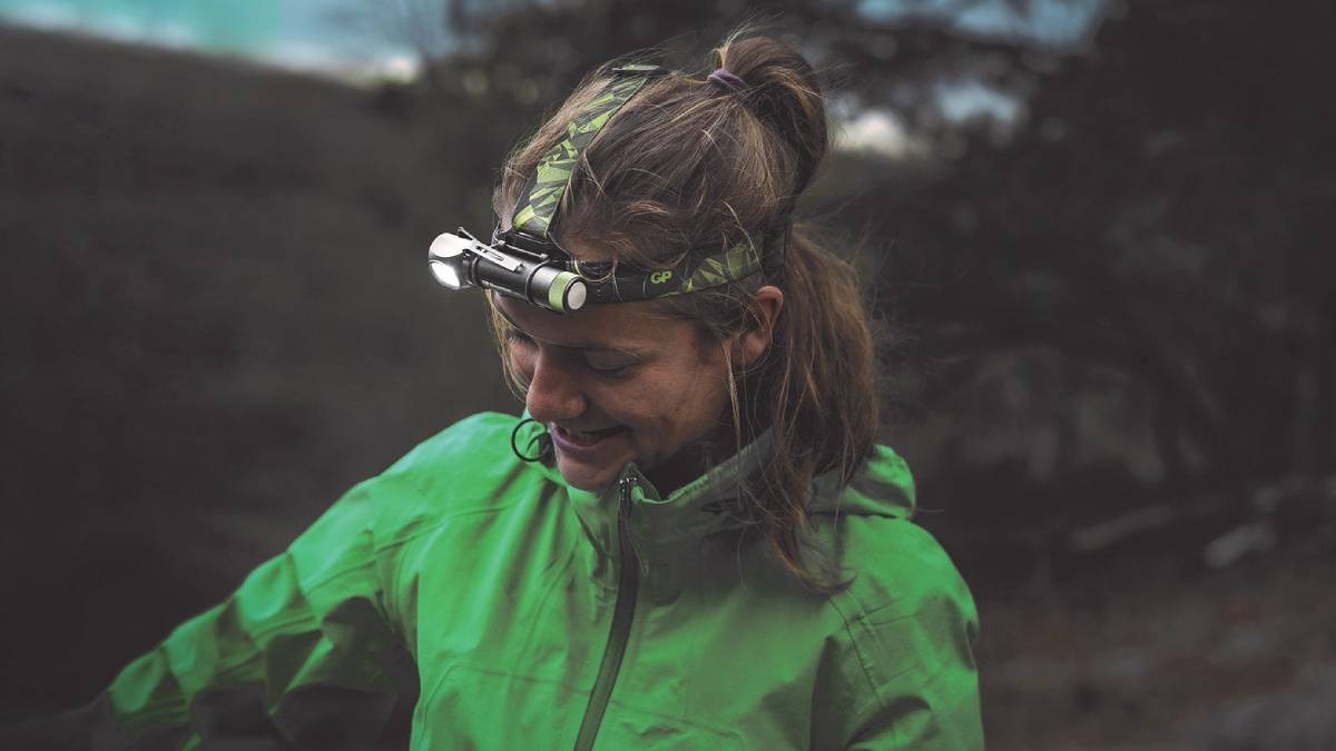 Katero čelno svetilko izbrati za kolesarjenje, tek, tek na smučeh ali pohodništvo in kampiranje?