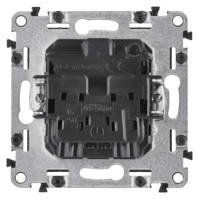 Legrand Valena Life zásuvka, biela