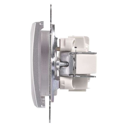 Legrand Valena zásuvka, strieborná