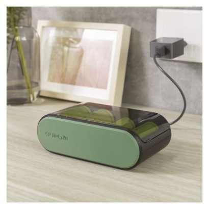 GP Univerzális töltő GP B631