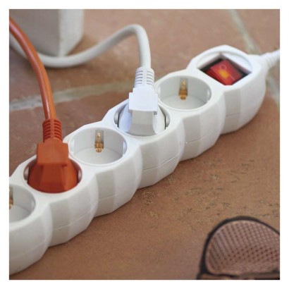 Prailginimo laidas 1,4 m / 5 lizdai / baltas / PVC / 1 mm2