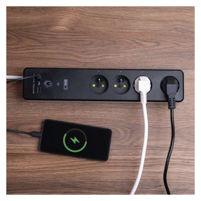 GoSmart prodlužovací kabel 2 m / 4 zásuvky / s vyp. / s USB / bílá-černá / PVC / 1,5 mm2