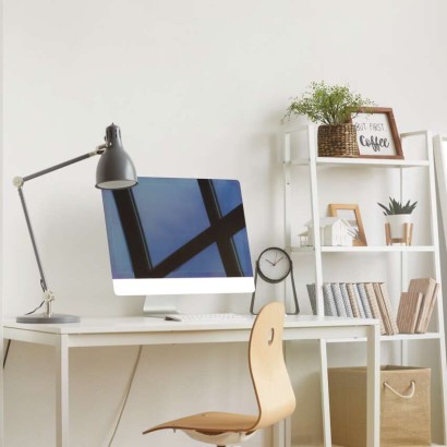 Zásuvka přímá, bílá