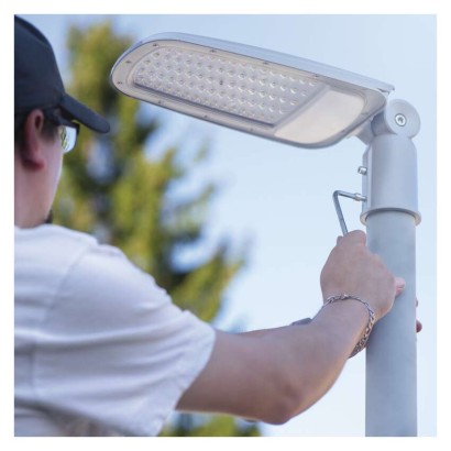 LED publiskais gaismeklis SOLIS 70W, 8400 lm, neitrāli balts