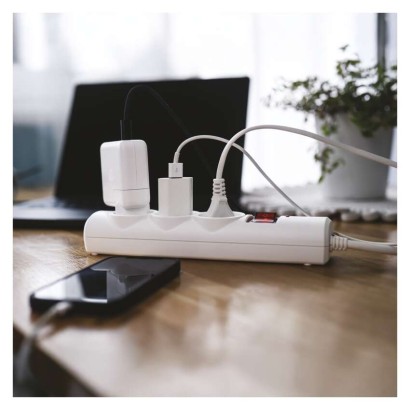 Pārsprieguma aizsargs – 3 kontaktligzdas, 1,5 m, balts