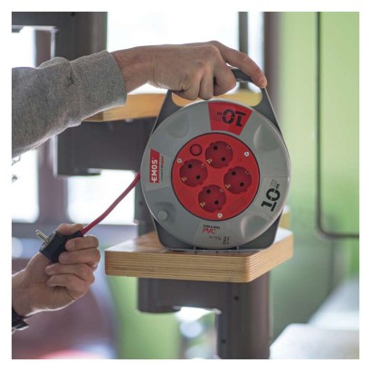 Kábeldob 10 m / 4 aljzat / fekete / PVC / 230 V / 1 mm2