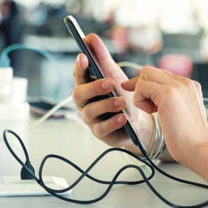 Nabíjecí a datový kabel USB-A 2.0 / micro USB-B 2.0, 2 m, černý