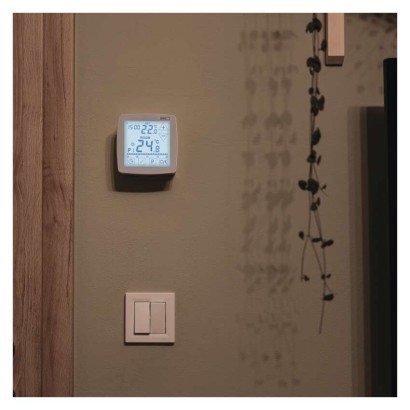 Programozható vezetékes OpenTherm szobatermosztát P56A01