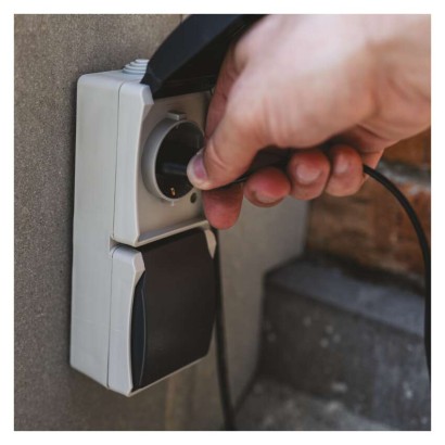 Wandsteckdose doppelt, grau-schwarz, IP44