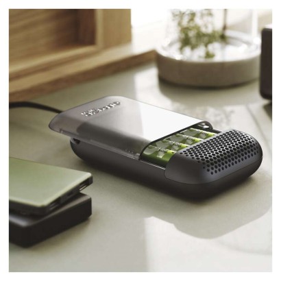 GP Akkumulátor töltő Charge 10 S491 + 4× AA