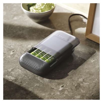 GP Akkumulátor töltő Charge 10 S491 + 4× AA