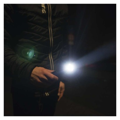 Ročna LED svetilka, 500 lm, 4× AAA, fokus, kovinska