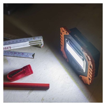 Ročna LED delovna svetilka COB LED, 700 lm, 4× AA