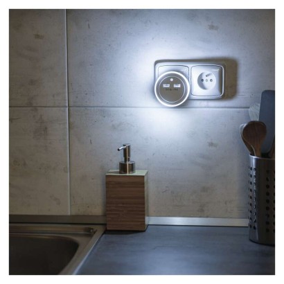 EMOS LED éjjeli fény + 2x USB