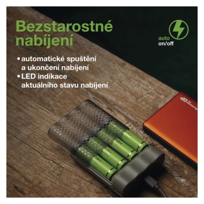Nabíječka baterií GP Speed M451 + 4× AA ReCyko 2700