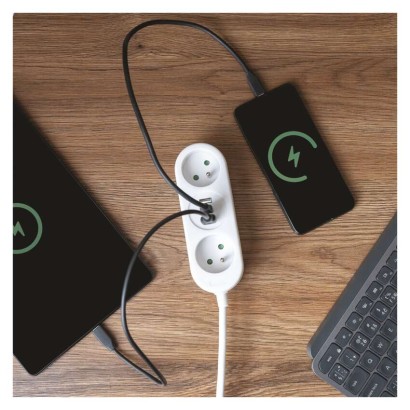 Prodlužovací kabel 1,4 m / 2 zásuvky+2×USB-A+1×USB-C / bílý / PVC / 1,5 mm2