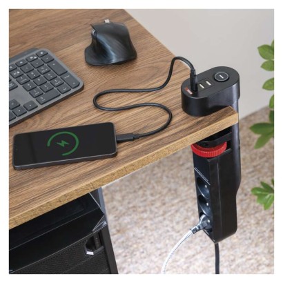 Przedłużacz 1,5 m/3 gniazda/przełącznik/uchwyt biurkowy/USB/czarny/PVC/1,5 mm2
