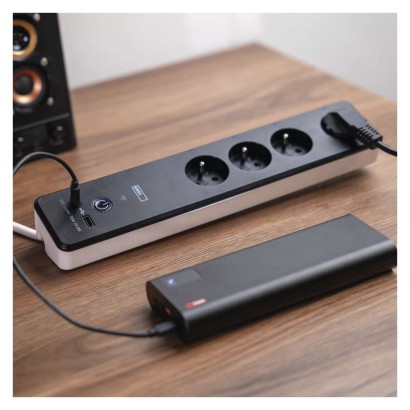 GoSmart Przedłużacz 2 m / 4 gniazda / z wyłącznikiem / z USB / biało-czarny / PVC / 1,5mm2