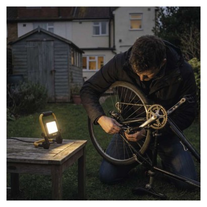GLARO 30 W-os LED-reflektor, sárga-fekete, IP65, 3000 lm, semleges fehér
