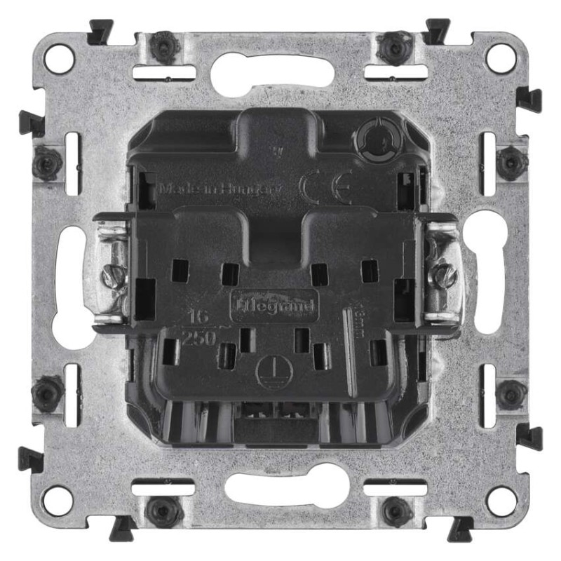 Legrand Valena Life zásuvka, biela