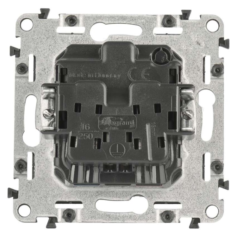 Legrand Valena Life zásuvka, hliníková