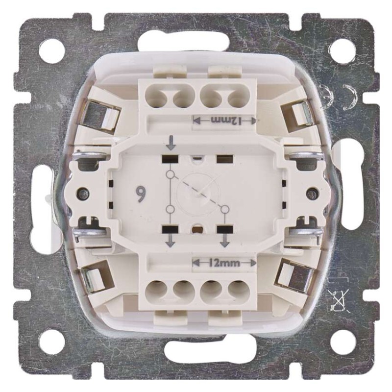 Legrand Valena přepínač střídavý č. 6, IP44, stříbrný