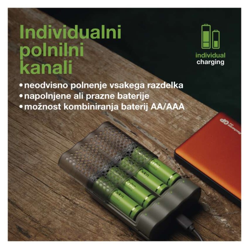 GP polnilec baterij Speed M451 + 4× AA ReCyko 2700