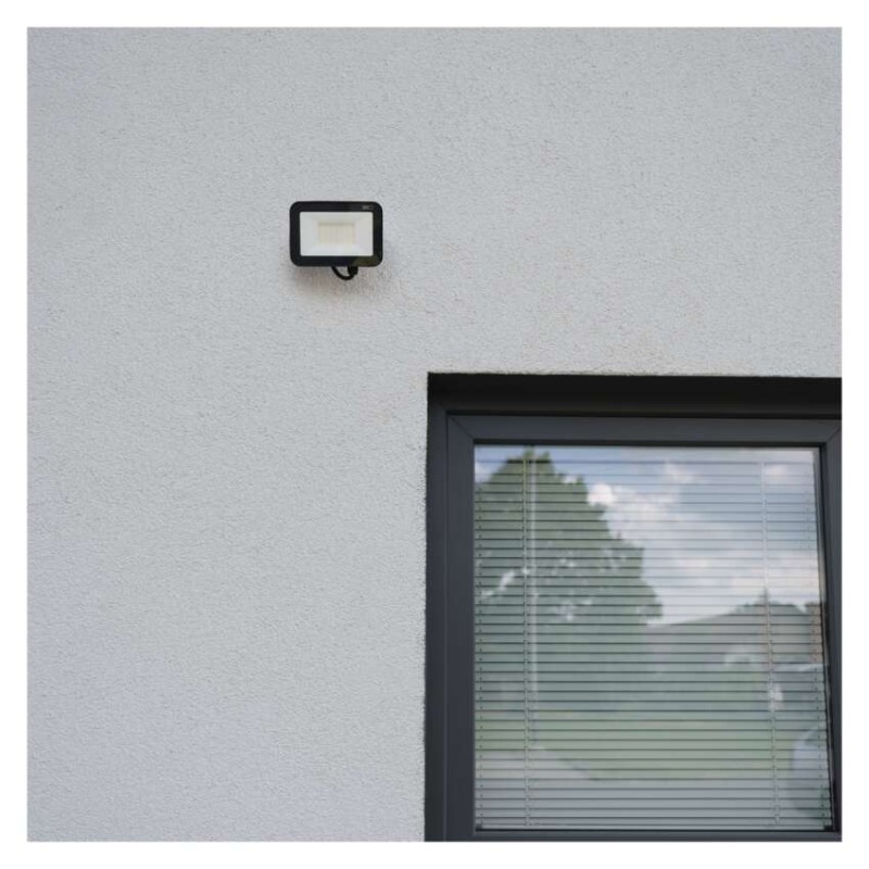 EMOS LED reflektor INOVO 30W 3300lm IP65 természetes fehér