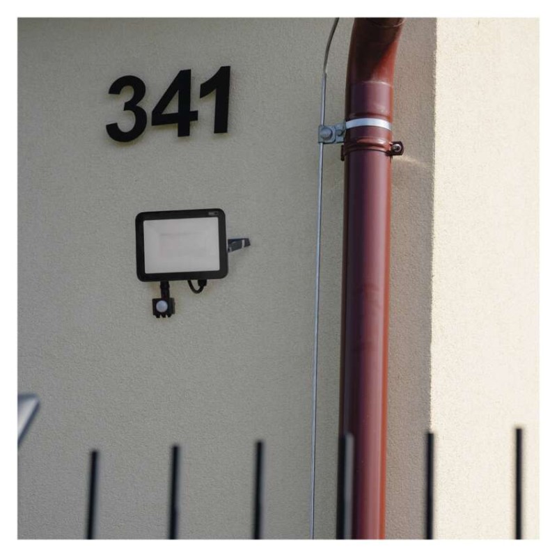 EMOS LED reflektor INOVO 50W 5500lm mozgásérzékelőve IP65 term. fehér