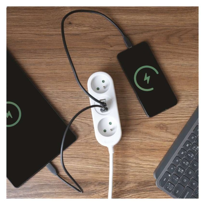 Prodlužovací kabel 1,4 m / 2 zásuvky+2×USB-A+1×USB-C / bílý / PVC / 1,5 mm2