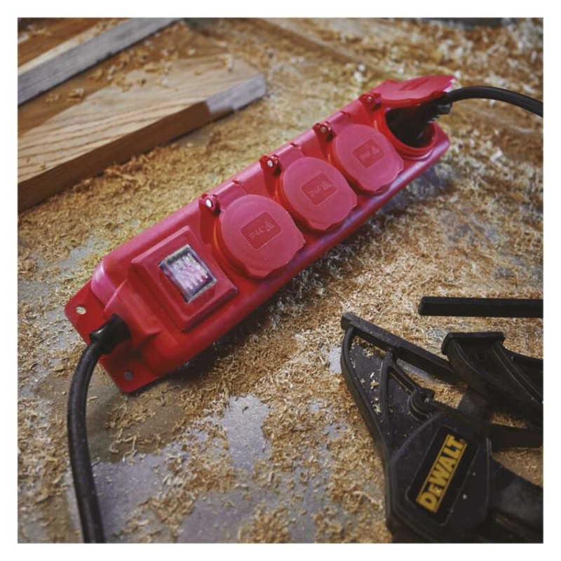 Prodlužovací kabel 3 m / 4 zásuvky / s vypínačem / černo-červený / guma-neopren / 1,5 mm2