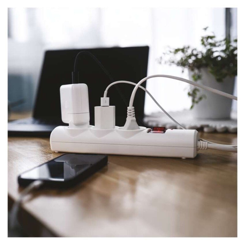 Pārsprieguma aizsargs – 3 kontaktligzdas, 1,5 m, balts