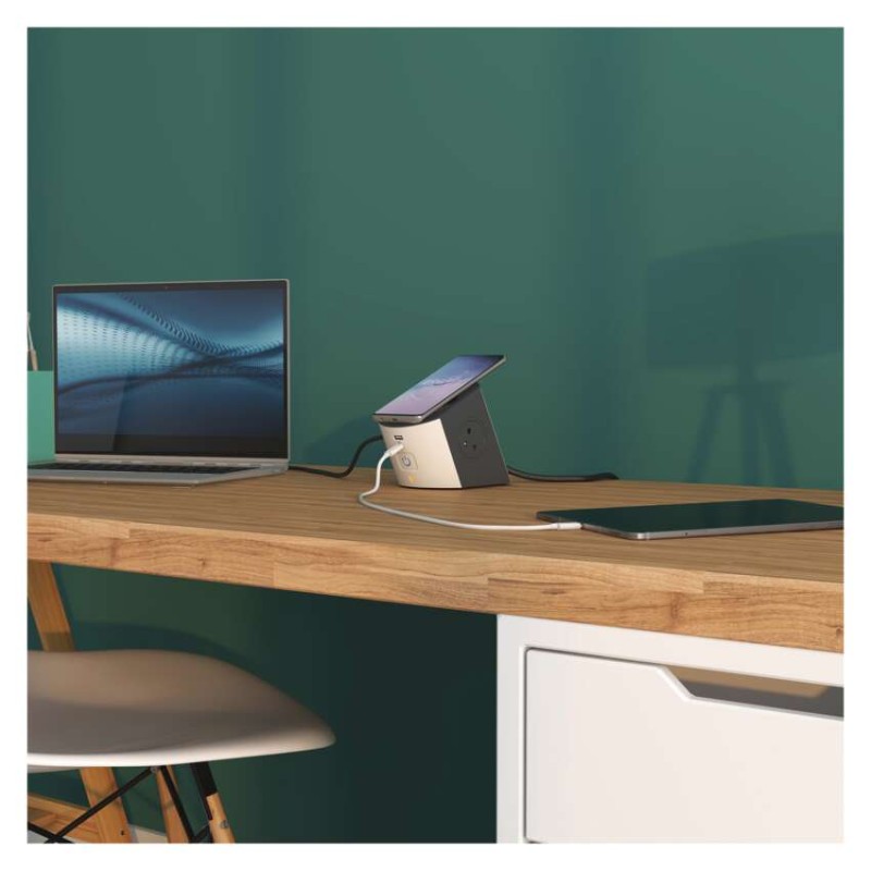 Legrand prodlužovací kabel 2 m / 2 zásuvky / s USB / bílá-černá / PVC / 1,5 mm2