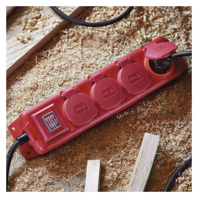 Hosszabbító 10 m / 4 aljzat / kapcsolós / fekete-piros / gumi-neoprén / 1,5 mm2