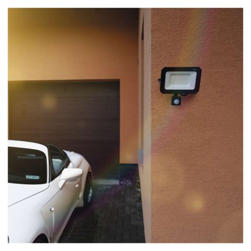 Naświetlacz LED SIMPO 50W,  z czujn. PIR, czarny, neutralna biel
