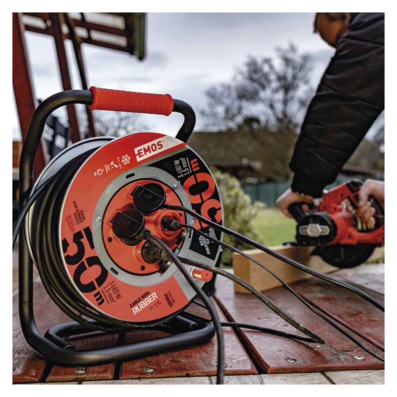 Venkovní prodlužovací kabel na bubnu 50 m / 4 zásuvky / černý / guma / 230 V / 1,5 mm2