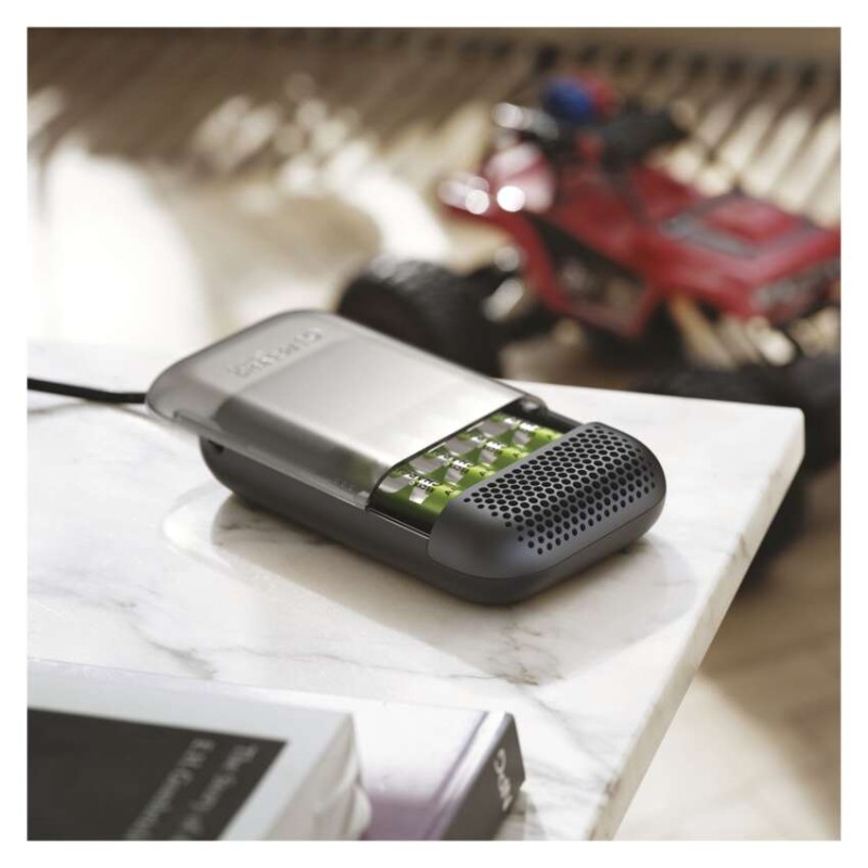 GP Akkumulátor töltő Charge 10 S491 + 4× AA