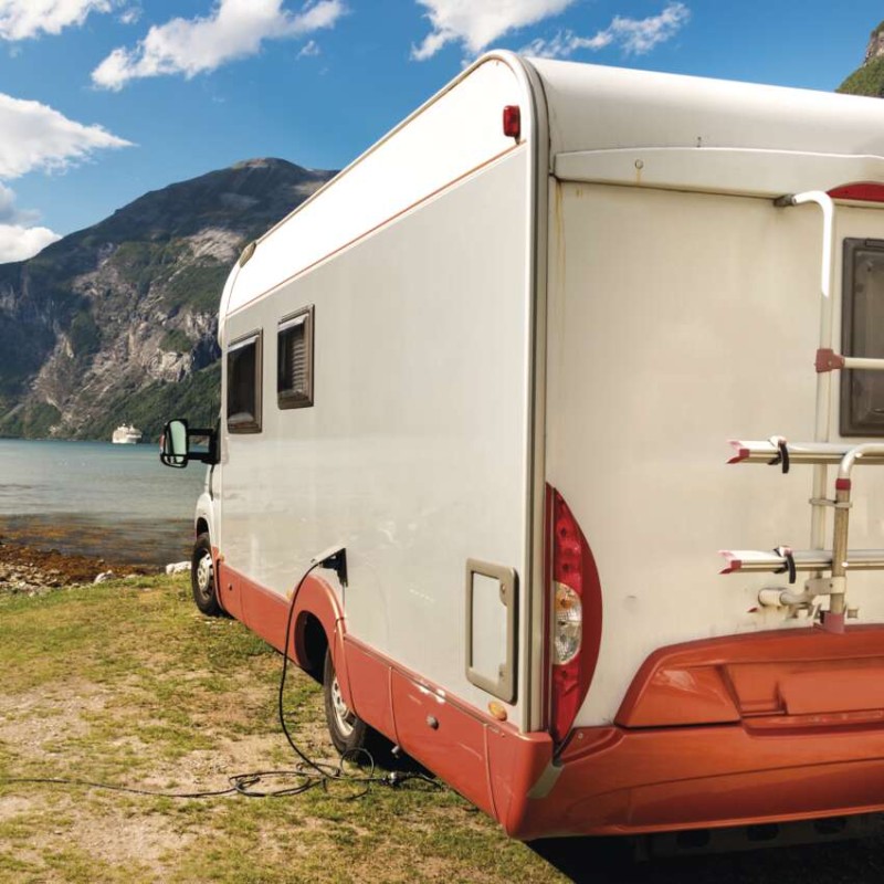 Vonkajší predlžovací kábel na bubne 25 m / 3 zásuvky / čierny / guma / 230V/400V / 1,5 mm2