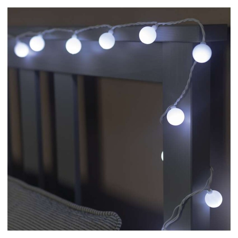 LED svetlobna cherry veriga – kroglice 2,5 cm, 4 m, zun. in notr., hladna bela, časovnik
