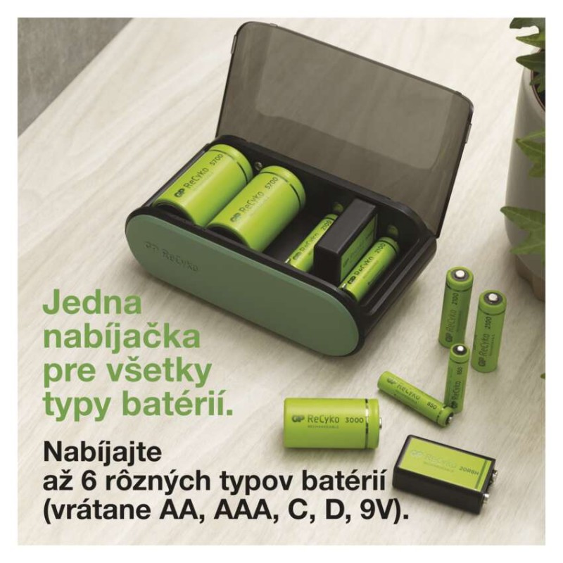 Univerzálna nabíjačka batérií GP B631