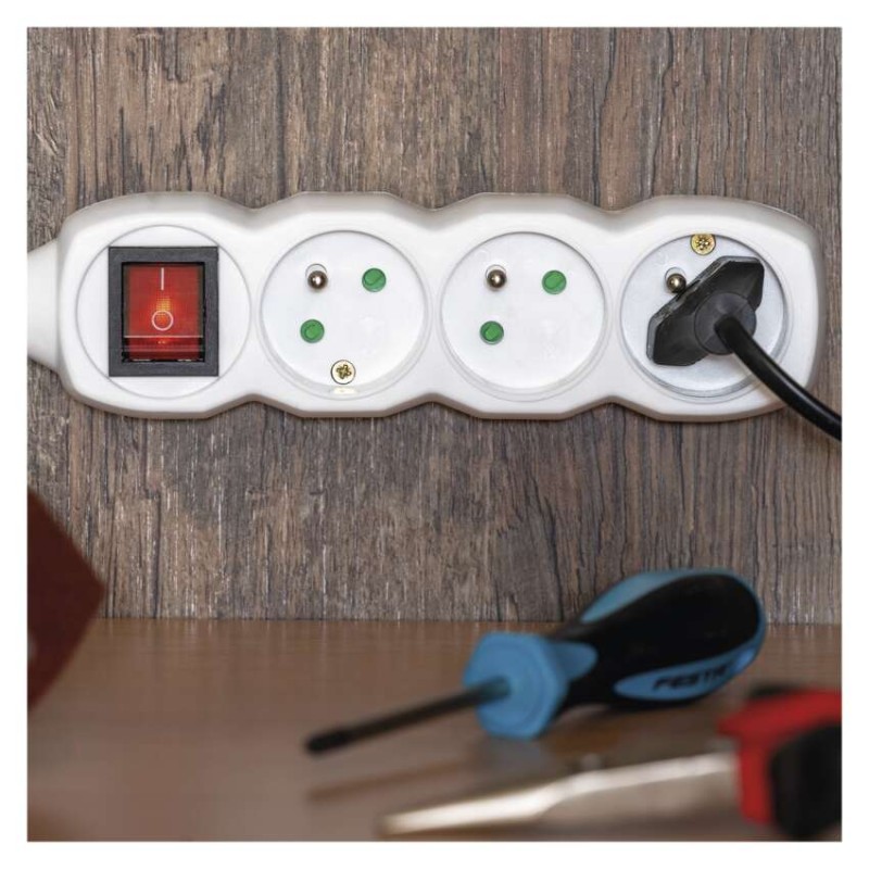 Przedłużacz 3 m / 6 gniazd / z wyłącznikiem / biały / PVC / 1 mm2