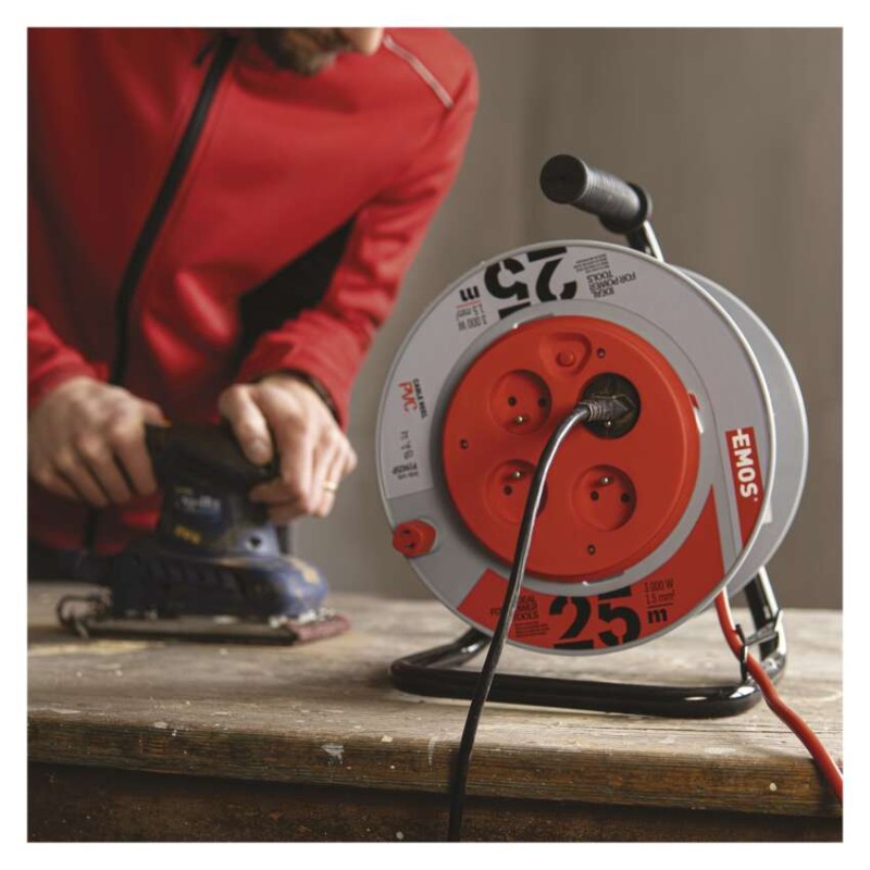 Przedłużacz bębnowy 25 m / 4 gniazda / czerwony / PVC / 230 V / 1,5 mm2