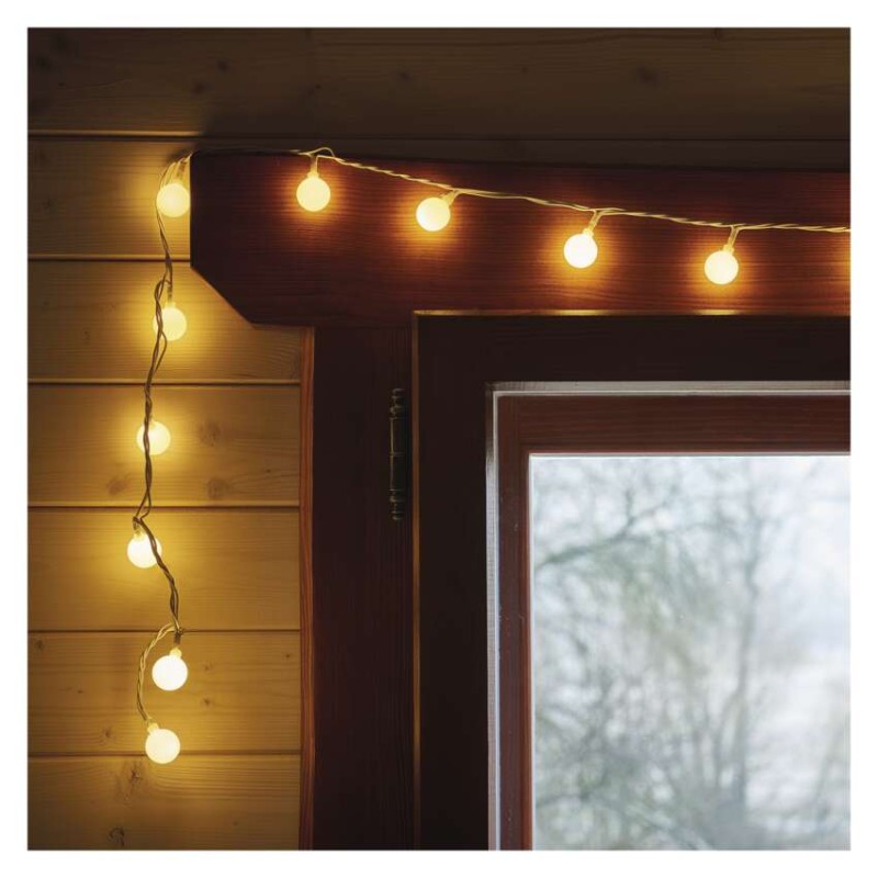 LED světelný cherry řetěz – kuličky 2,5 cm, 4 m, venkovní i vnitřní, teplá bílá, časovač