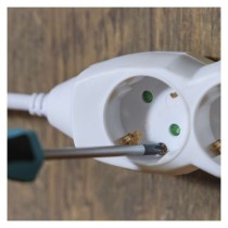 Hosszabbító 2 m / 3 aljzat / fehér / PVC / 1 mm2