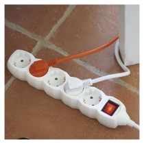 Hosszabbító 2 m / 5 aljzat / kapcsolós / fehér / PVC / 1 mm2