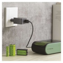 GP Univerzális töltő GP B631