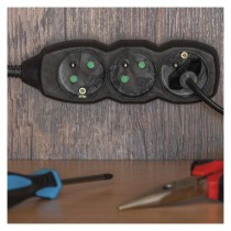 Przedłużacz 3 m / 4 gniazda / czarny / PVC / 1 mm2