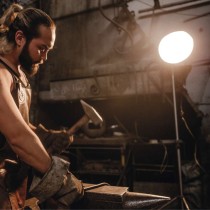 Trojnožka pro dva reflektory