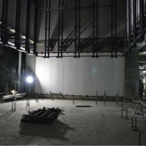 Trojnožka pro dva reflektory