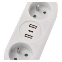 Prodlužovací kabel 1,4 m / 2 zásuvky+2×USB-A+1×USB-C / bílý / PVC / 1,5 mm2